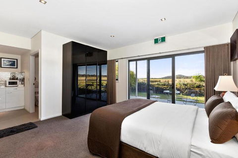 Hangar House Mudgee - Nambucca Heads Accommodation 4