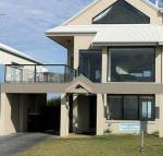 Boathouse Holiday House - Nambucca Heads Accommodation