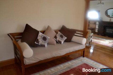 Hillside Cottage - Nambucca Heads Accommodation 0