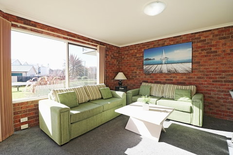 Pelican Waters - Nambucca Heads Accommodation 2