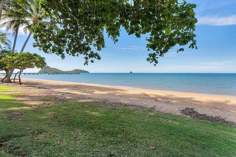 Hibiscus On Palm Cove At Marlin Waters - Nambucca Heads Accommodation 7