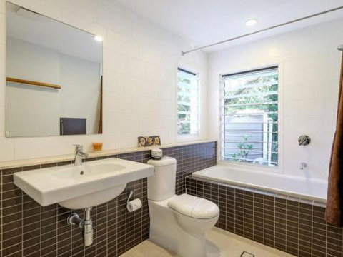 Whispering Trees - Nambucca Heads Accommodation 4