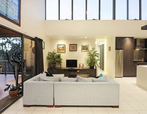 Hilltop Views - Nambucca Heads Accommodation 4