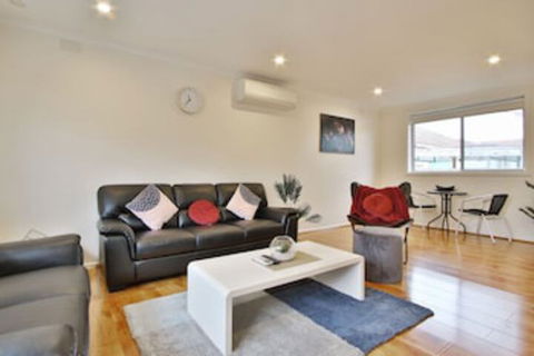 Ivy Units Glen Waverley - Nambucca Heads Accommodation 0