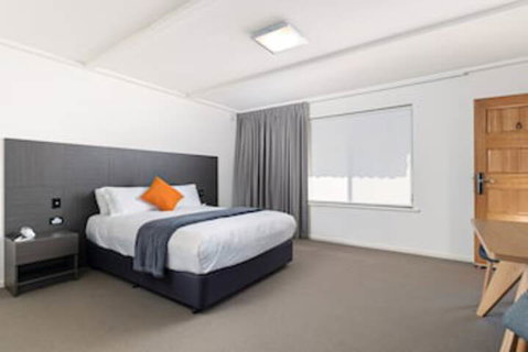 Mick O'Shea's - Nambucca Heads Accommodation 0