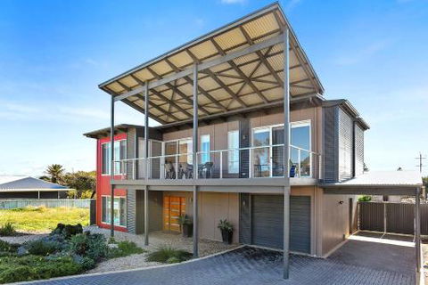 RiverSea Goolwa Beachhouse WiFi Pet Friendly - Nambucca Heads Accommodation 4