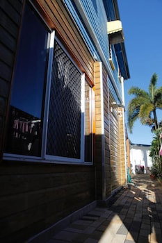 Happytourcairns Sharehouse - Nambucca Heads Accommodation 0