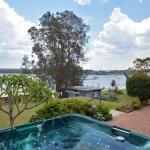 The House On The Lake At Fishing Point Lake Macquarie Honestly Put The Line In & Catch Fish - Nambucca Heads Accommodation 0