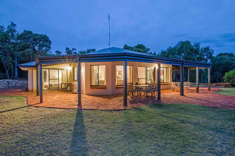 Yallingup Pet Friendly Bush Retreat - Nambucca Heads Accommodation 6