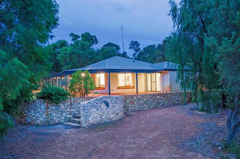Yallingup Pet Friendly Bush Retreat - Nambucca Heads Accommodation 4