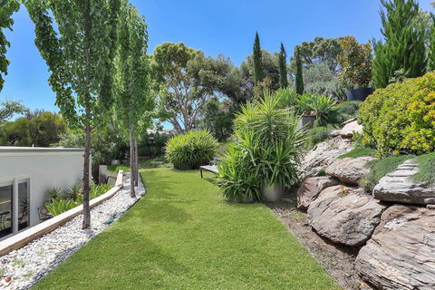 Barossa White House - Nambucca Heads Accommodation 2