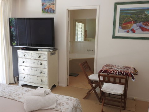 Howies Place Noosa - Nambucca Heads Accommodation 6