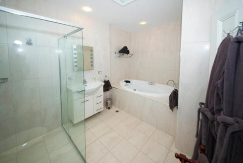 Yankalilla Bay Homestead - Nambucca Heads Accommodation 1