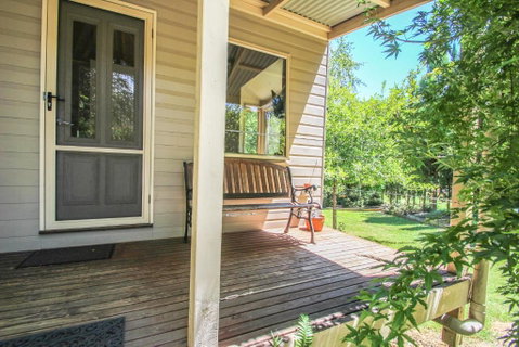 Alpine Arnica Cottage 2 - Nambucca Heads Accommodation 1