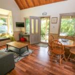 Alpine Arnica Cottage 2 - Nambucca Heads Accommodation 0