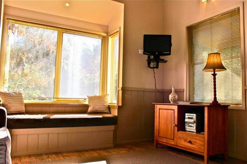 Autumn Leaf Cottage 1 - Nambucca Heads Accommodation 2