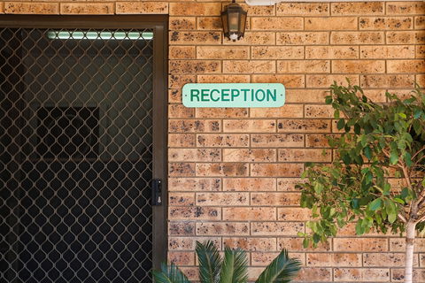 Clermont Country Motor Inn - Nambucca Heads Accommodation 0