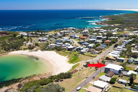 On The Beach Getaway - Nambucca Heads Accommodation 1