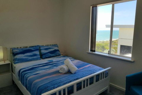 Caravel Beach House Mandurah - Nambucca Heads Accommodation 6
