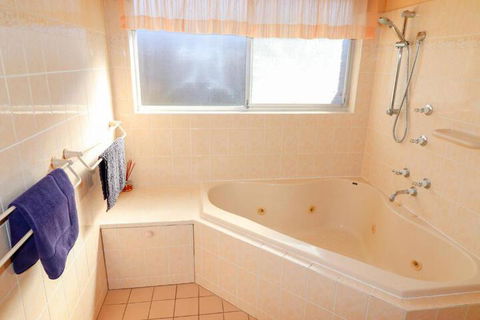 Wemberley Lakehouse - Nambucca Heads Accommodation 4