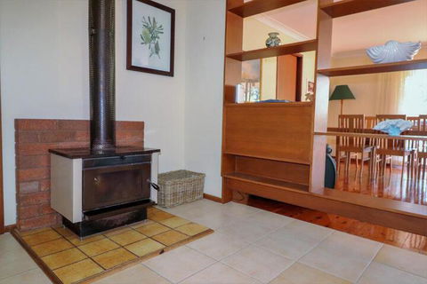 Wemberley Lakehouse - Nambucca Heads Accommodation 5