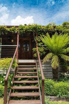 Hollyhock B&B - Nambucca Heads Accommodation 0