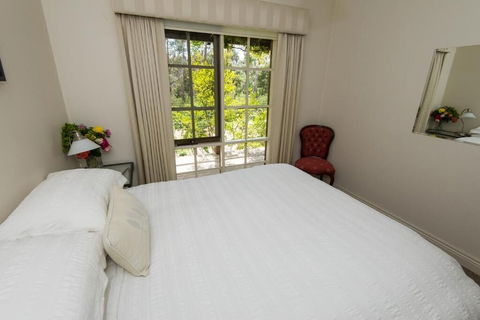 Hollyhock B&B - Nambucca Heads Accommodation 4