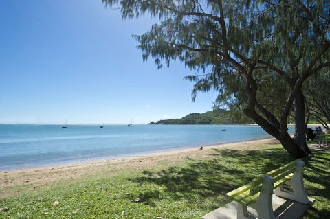 Maggies Beachfront Apt. 13 - Nambucca Heads Accommodation 2