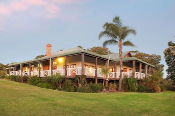 The Farmhouse Yallingup - Nambucca Heads Accommodation 0