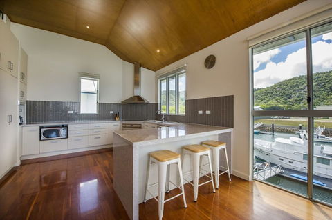 Waters Edge Townhouse 2 - Nambucca Heads Accommodation 3