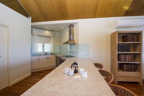 Waters Edge Townhouse 4 - Nambucca Heads Accommodation 6