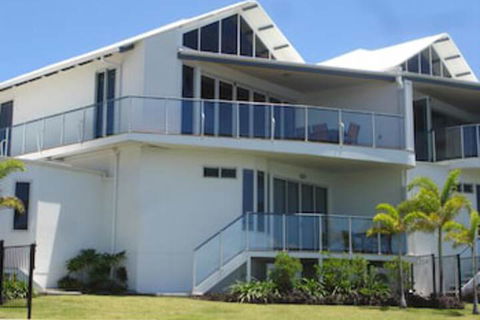 Waters Edge Townhouse 4 - Nambucca Heads Accommodation 1