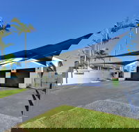 Mermaid Island Beach House - Nambucca Heads Accommodation