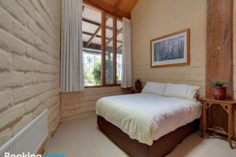 Tinderbox Cliff House - Nambucca Heads Accommodation 2