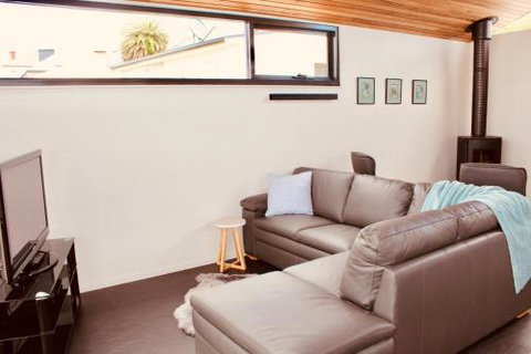 Omaroo House Panoramic Water Views - Nambucca Heads Accommodation 2