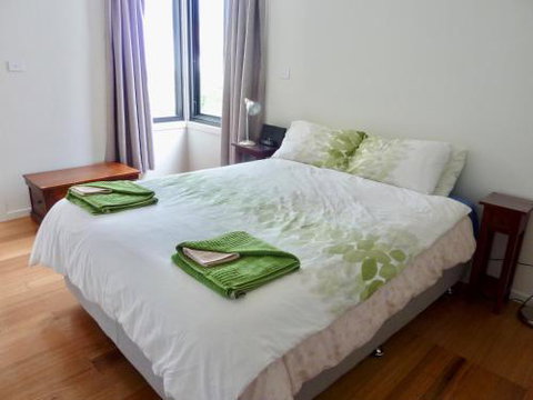 Omaroo House Panoramic Water Views - Nambucca Heads Accommodation 4