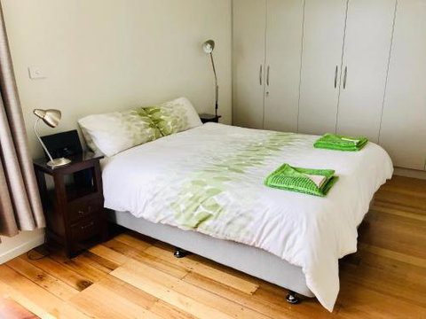 Omaroo House Panoramic Water Views - Nambucca Heads Accommodation 3
