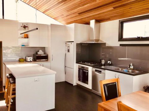 Omaroo House Panoramic Water Views - Nambucca Heads Accommodation 5