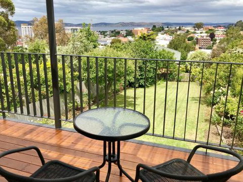 Omaroo House Panoramic Water Views - Nambucca Heads Accommodation 1