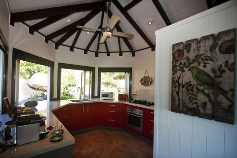 Bedarra Beach House - Nambucca Heads Accommodation 2