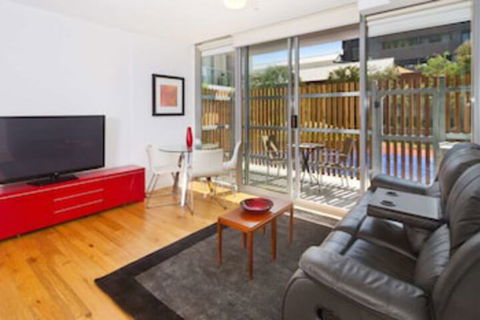 Port Melbourne Executive Living - Nambucca Heads Accommodation 0