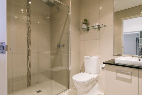 Darwin City Chic Apartment At The KUBE - Nambucca Heads Accommodation 7
