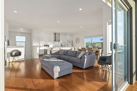 Oceans Eight - Nambucca Heads Accommodation 5