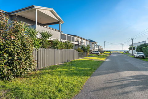 Oceans Eight - Nambucca Heads Accommodation 1