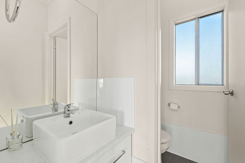 Oceans Eight - Nambucca Heads Accommodation 4