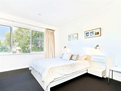 Tennis Elbow - Nambucca Heads Accommodation 0