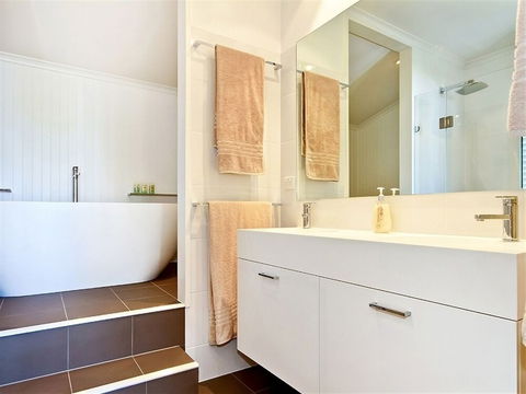 Tennis Elbow - Nambucca Heads Accommodation 2