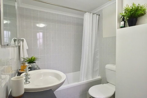 Sydneys Rushcutters Bay Retreat - Nambucca Heads Accommodation 2
