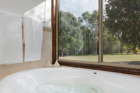 Windsors Edge Cottage Rothbury - Nambucca Heads Accommodation 4