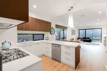 Boutique Stays - Caulfield Central - Nambucca Heads Accommodation 2